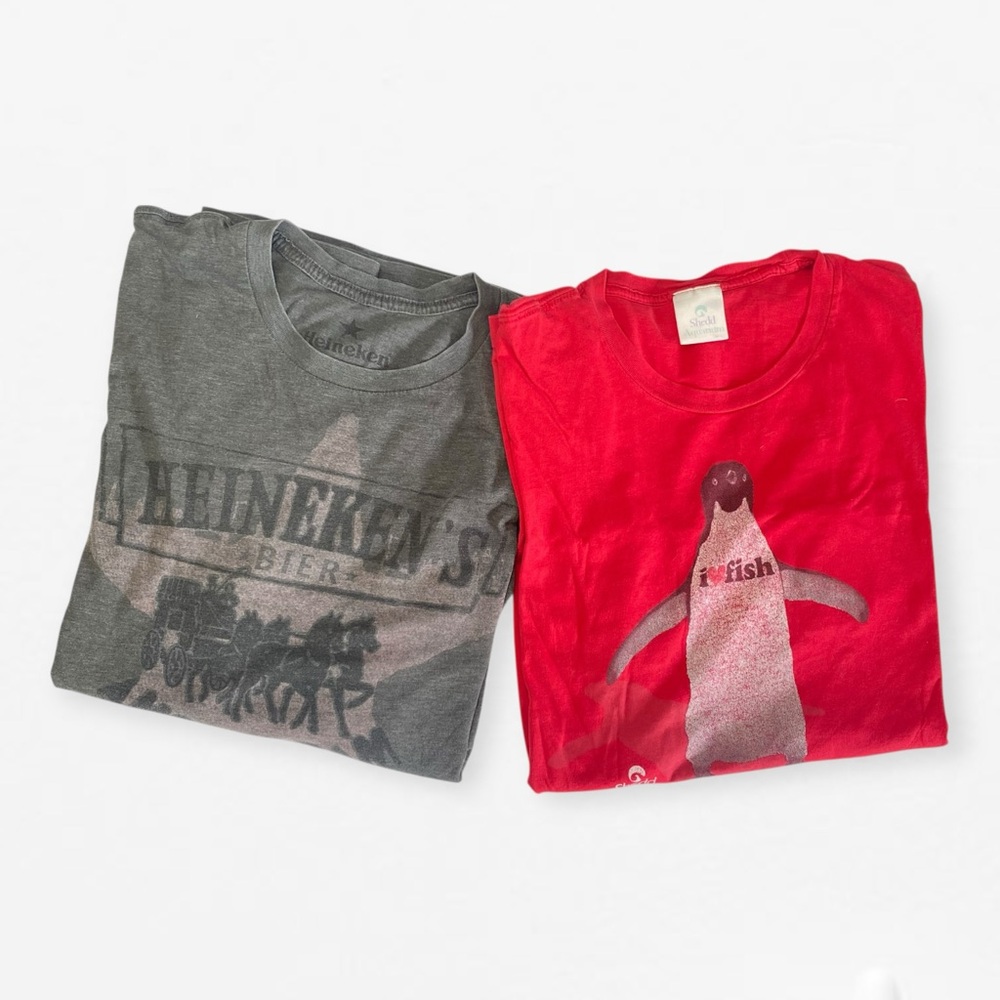 Set two vintage grunge 90s Gray and Red Graphic T-Shirts Shed Penguin Heineken L